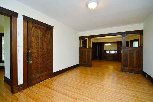 Building Photo - 1505 Maple Ave