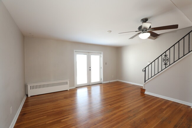 Building Photo - 209 Guthrie Ave