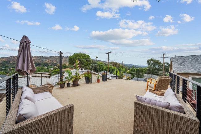 Building Photo - 2494 Loy Ln