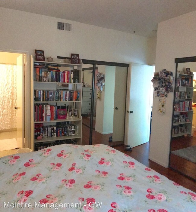 Foto del edificio - 153 N Oak Knoll Ave