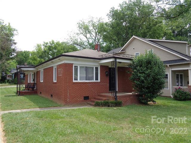 Primary Photo - 401 E Tremont Ave