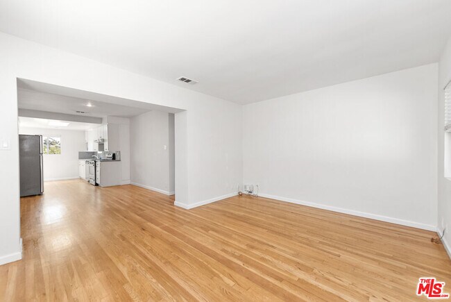 Foto del edificio - 3023 Prospect Ave