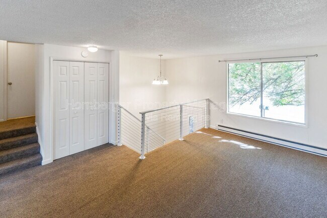 Building Photo - 2618 S Blake Rd