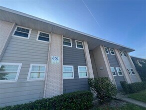 Building Photo - 851 Sky Lake Cir