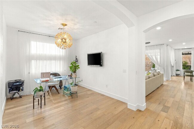 Foto del edificio - 6 Sun Lily Ln