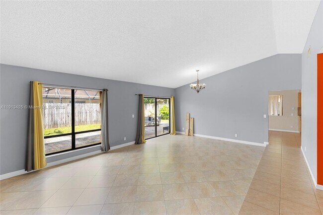 Foto del edificio - 8551 NW 53rd Ct