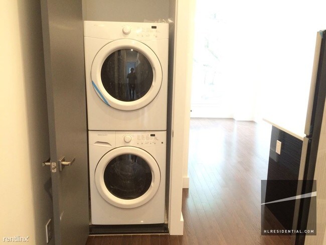 Building Photo - 138 Cornelia St