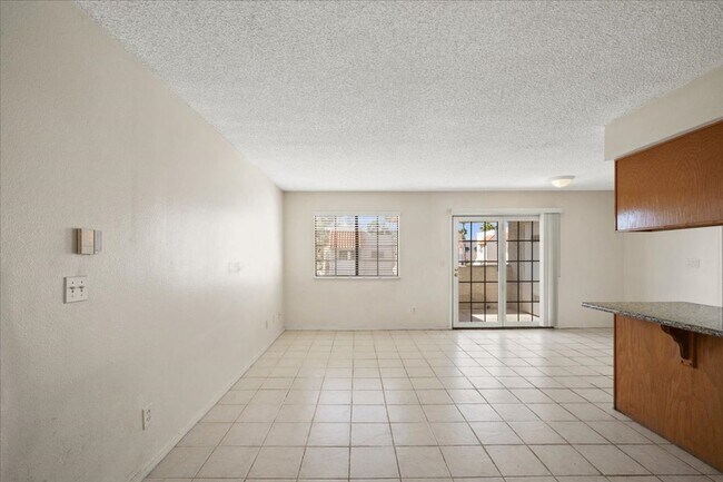 Foto del edificio - 2 bd, 2 bth Condo Ideal Summerlin location