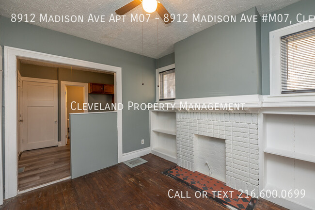 Building Photo - Studio Apartment on the West side of Cleve...