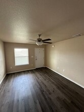 Building Photo - 1018 B Zora Dr