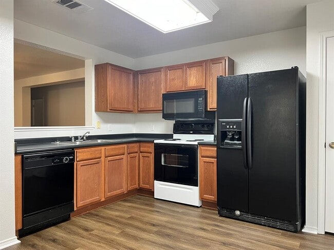 Foto del edificio - 2742 Perkins Pl