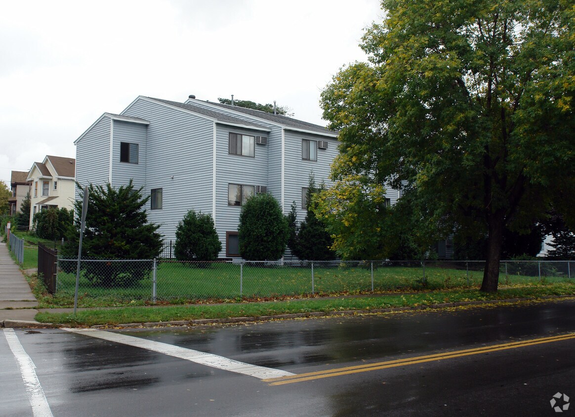 Building Photo - 434-436 N Lodi St