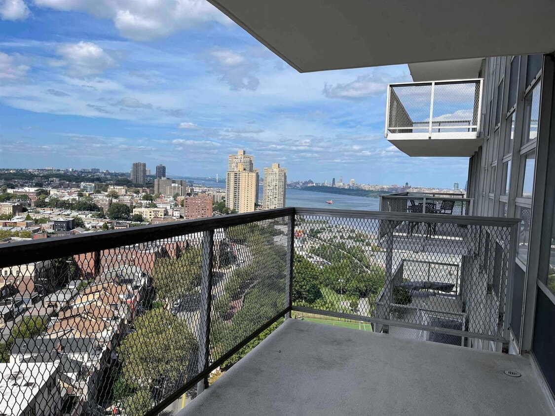 6050 JFK Blvd E Unit 21D, West New York, NJ 07093 Condo for Rent in