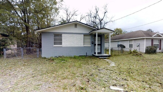 Building Photo - 3 bedroom 1 bathroom house
