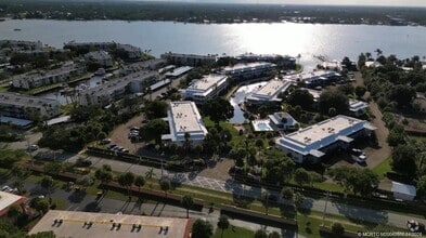 Building Photo - 1931 SW Palm City Rd