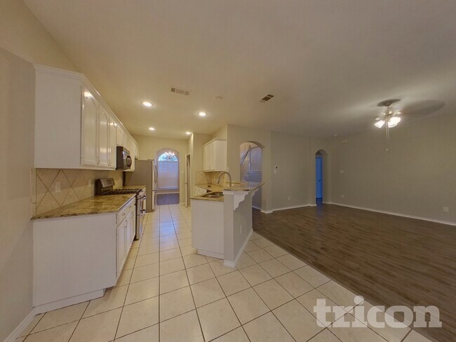 Foto del edificio - 6356 Ferncreek Ln