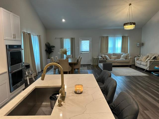 Foto del edificio - 447 Crystal Clear Ln