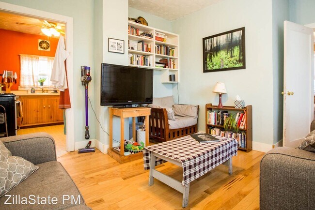 Building Photo - 2 br, 1 bath House - 1018 Hawthorne St