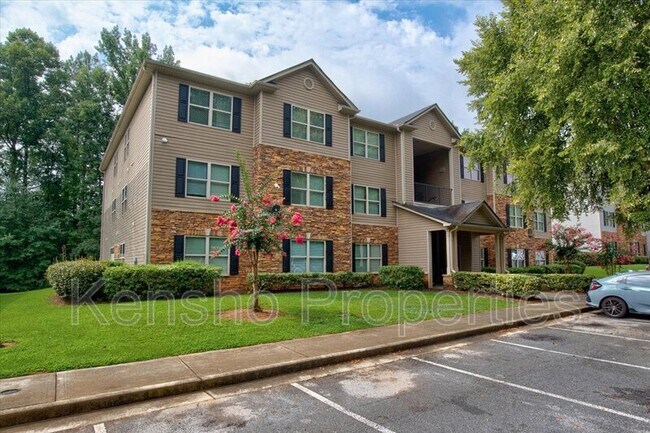 Building Photo - 5302 Fairington Club Dr