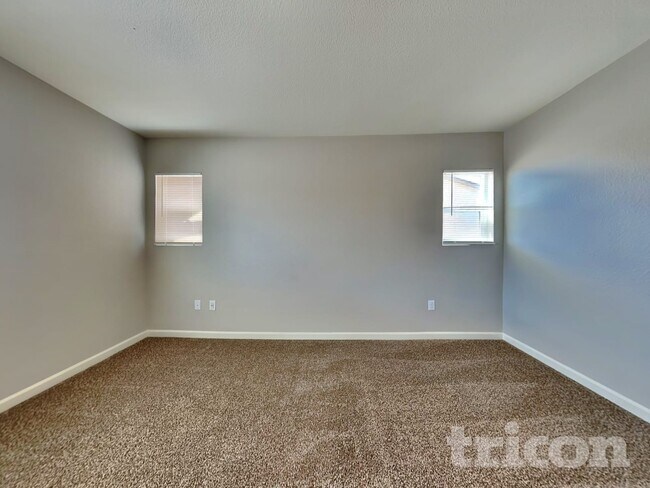 Building Photo - 8956 Wolf River Dr