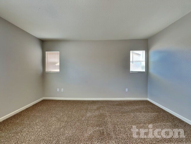 Foto del edificio - 8956 Wolf River Dr