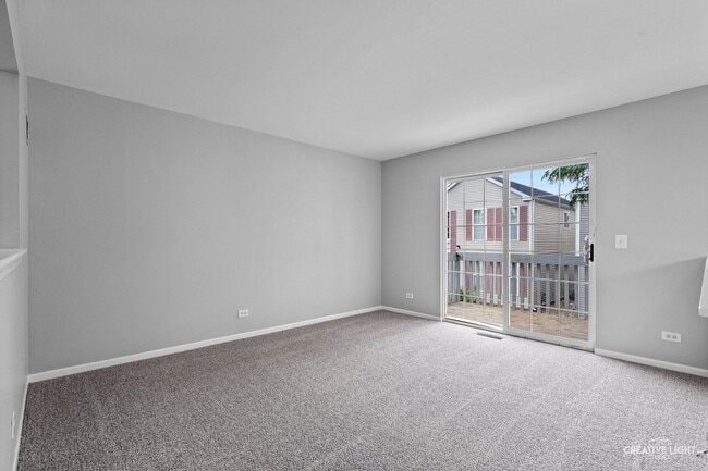 Building Photo - 911 Symphony Dr