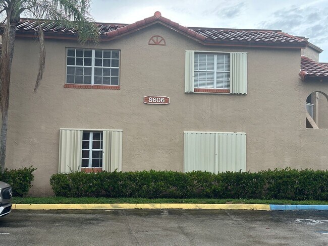 Foto del edificio - Fully Furnished 1-Bedroom Retreat in Windm...