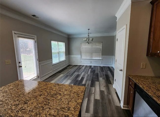 Foto del edificio - 1620 Townview Ln