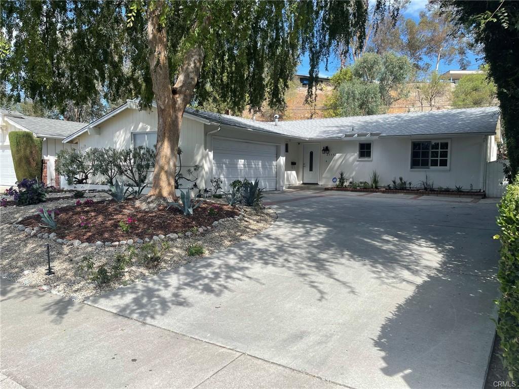Primary Photo - 23352 Erwin St