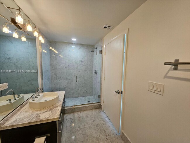 Foto del edificio - 253 NE 2nd St