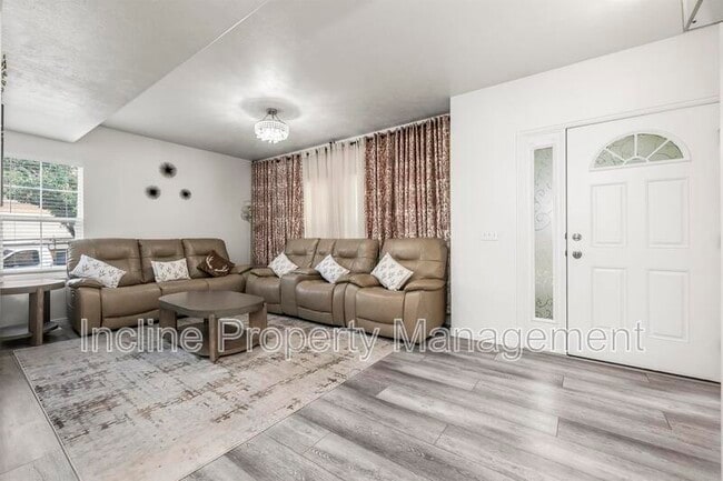 Building Photo - 7623 Yellowwood Ln