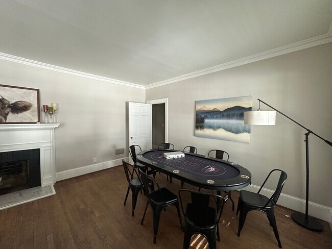 Foto del edificio - Fully Furnished 3 Bed 2 Bath Home