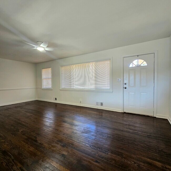 Photo - 1831 Shepherd Cir SW House