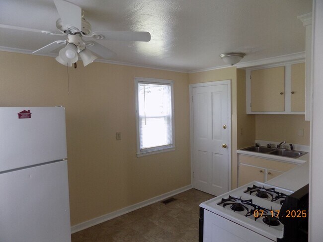 Foto del edificio - 455 Ralph St