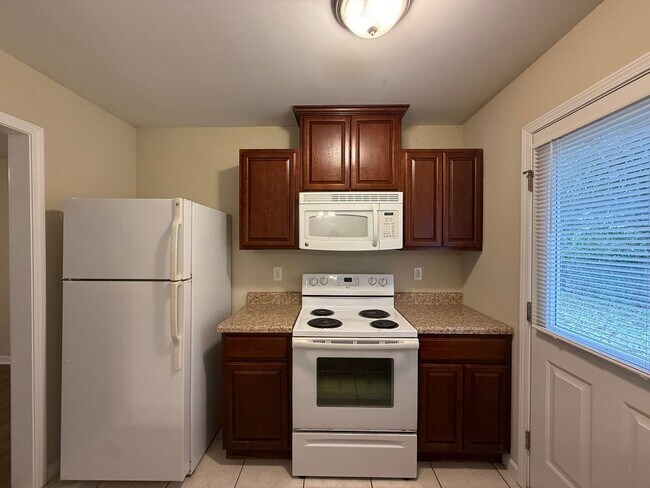 Foto del edificio - 290 Janet Ave