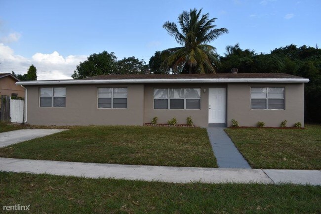 Foto del edificio - 6448 Lawrence Rd