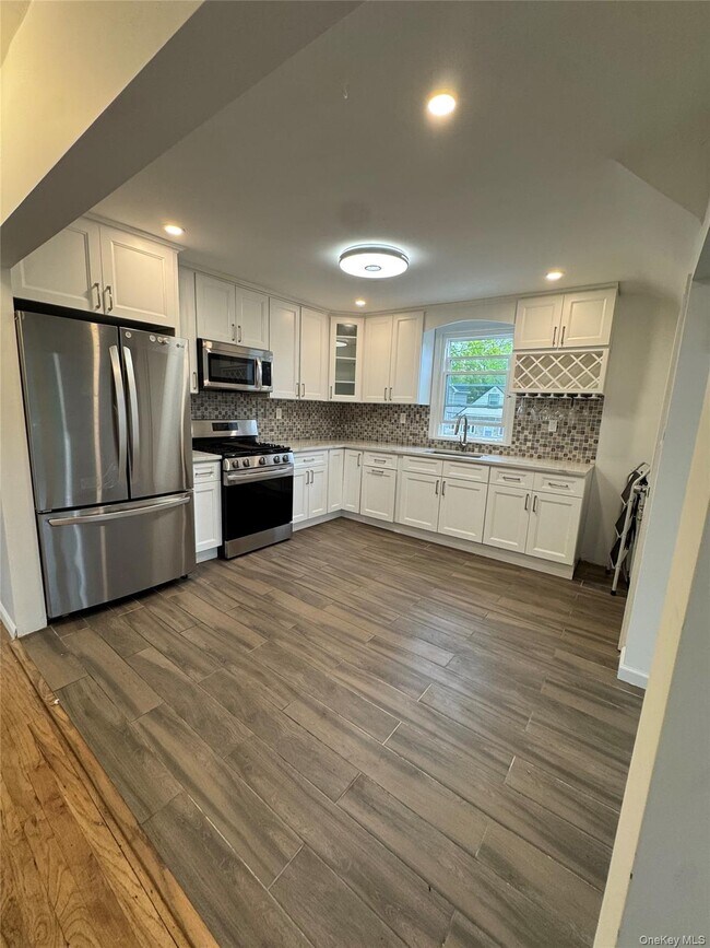 Building Photo - 630 Tulip Ave