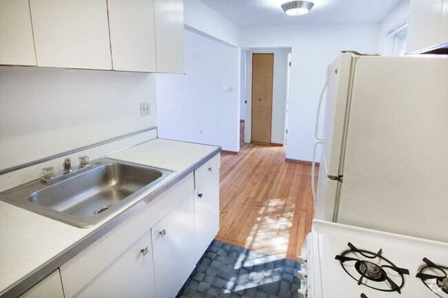 Building Photo - 600 Allenby Ave