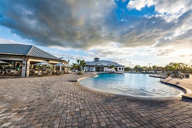 Building Photo - 14141 Heritage Landing Blvd