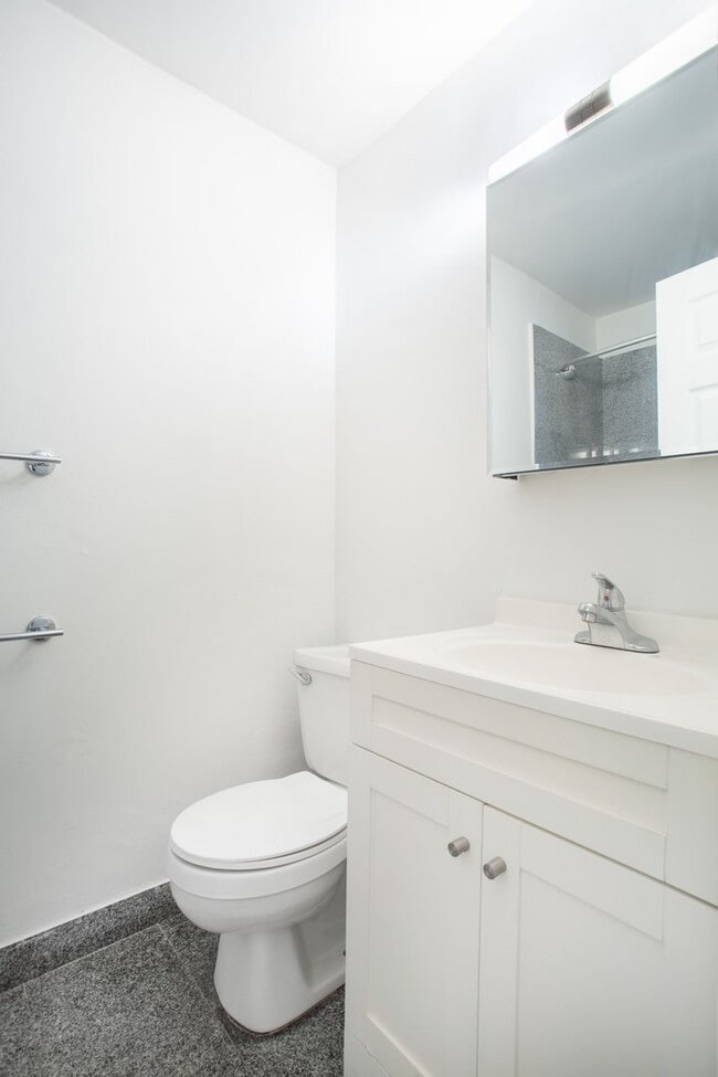 Photo - 311 E 25th St Apartment