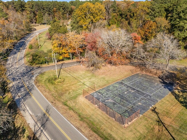 Foto del edificio - 500 Umstead Dr