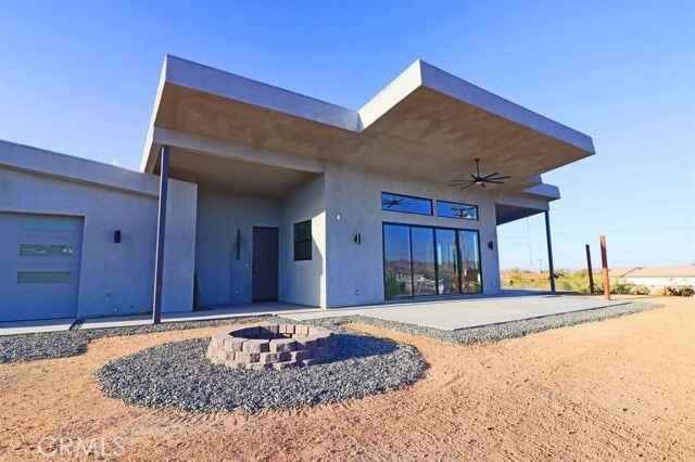 Building Photo - 4853 Avenida Del Sol