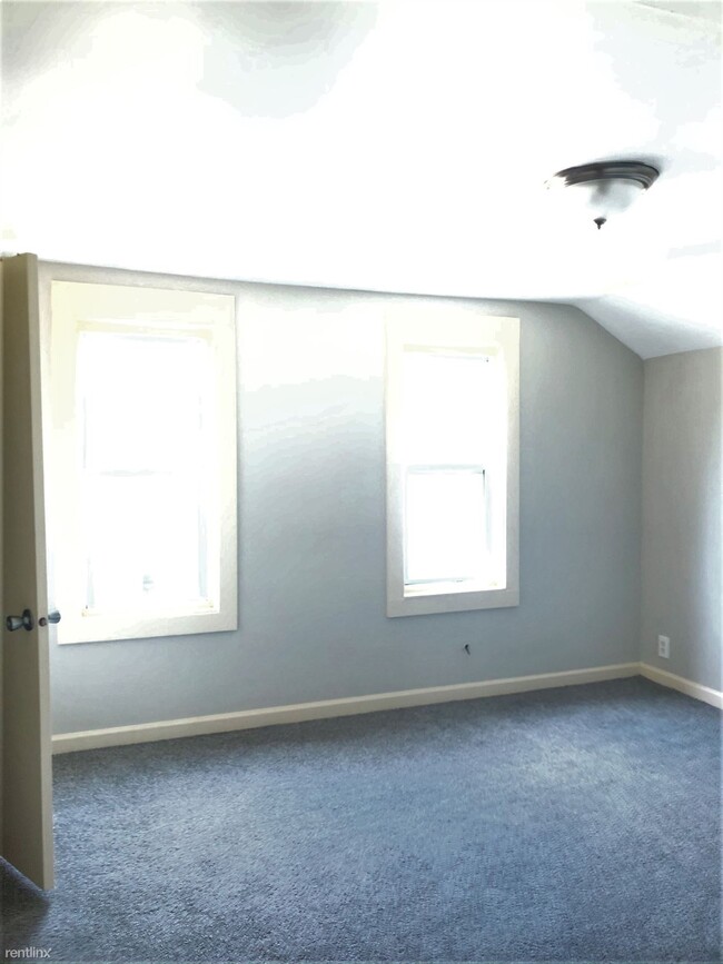 Building Photo - 3 br, 1 bath House - 1105 Baxter St SE