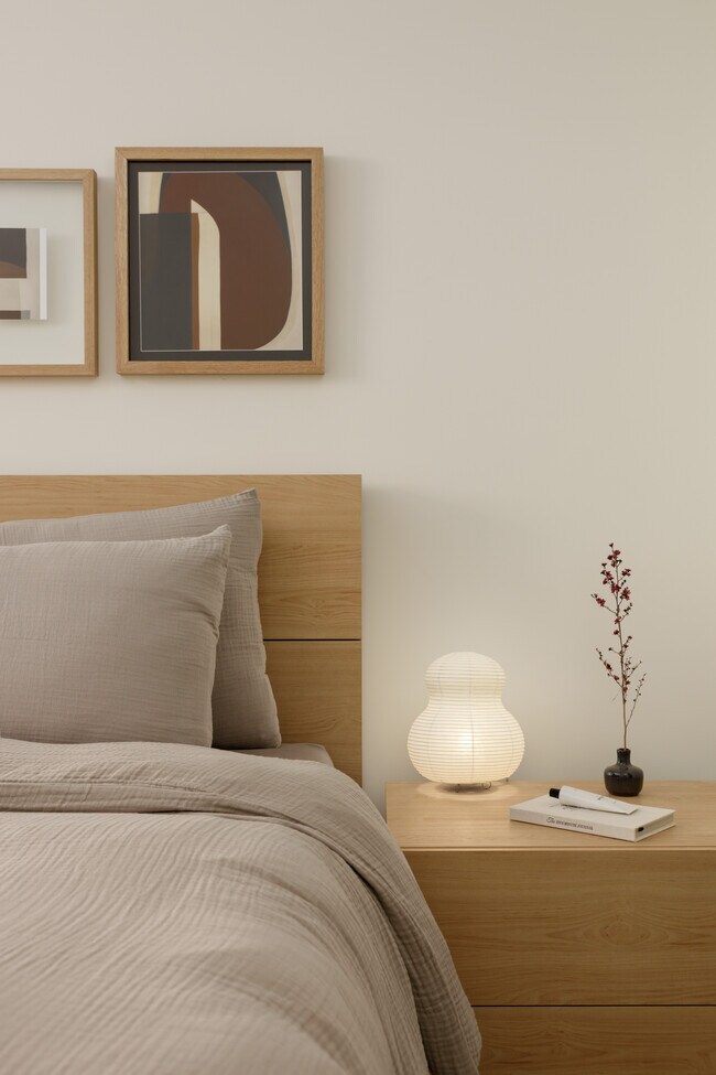 Building Photo - REN