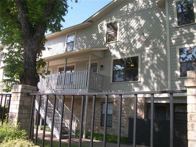 Building Photo - 1824 S 8TH St