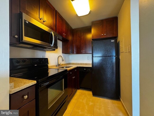Foto del edificio - 2059 Huntington Ave