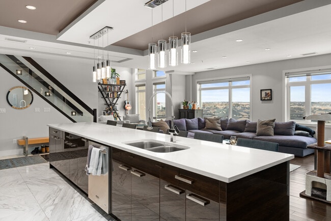 Photo du bâtiment - 5151-5151 Windermere Blvd S W