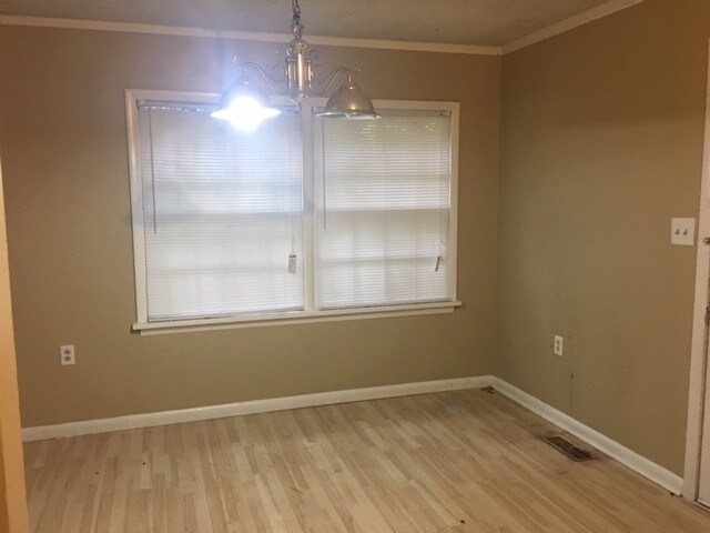 Building Photo - 1130 Bouldercrest Cir