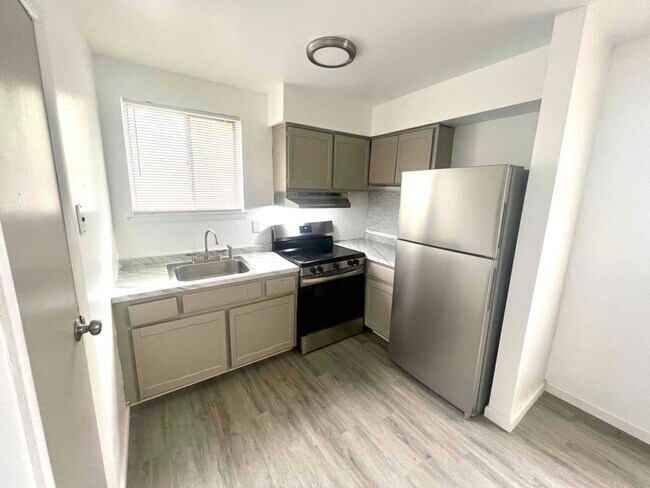 Foto del edificio - 800 Cedar St