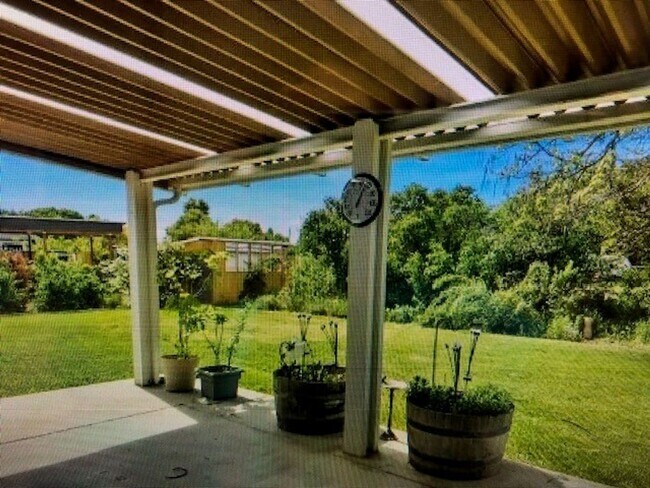 Building Photo - Lovely 3 Bed, 2 Bath Home on Cul-de-Sac